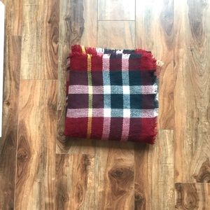 Red/yellow/navy blanket scarf